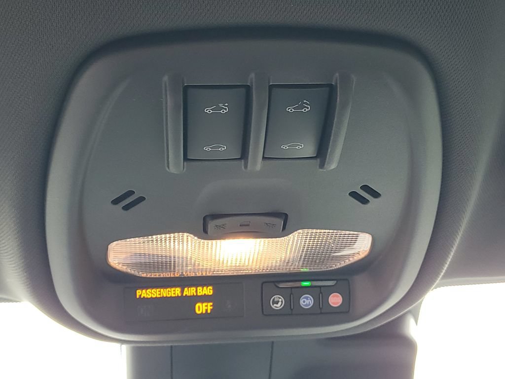 Used 2024 Chevrolet Trax RS w/ Sunroof Package FWD image 20