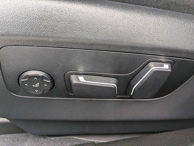 Used 2026 BMW 530i xDrive AWD/4WD image 19