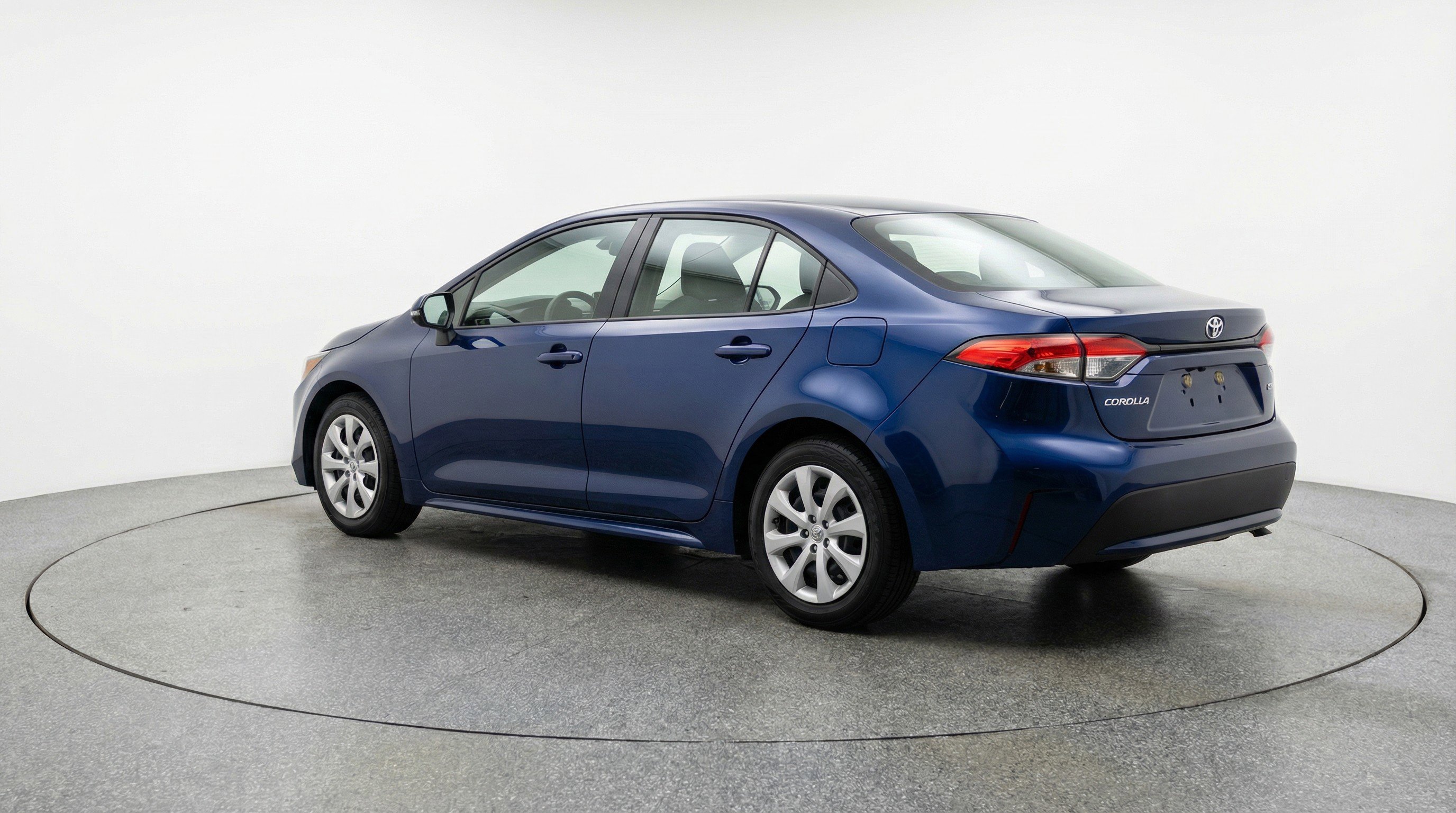 Used 2025 Toyota Corolla LE FWD image 6