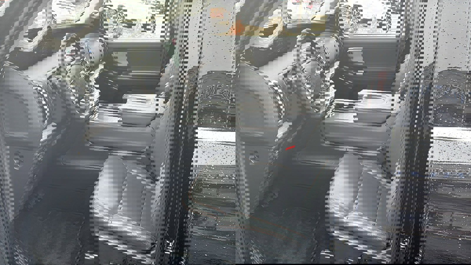 Used 2025 Ford Expedition Active image 11