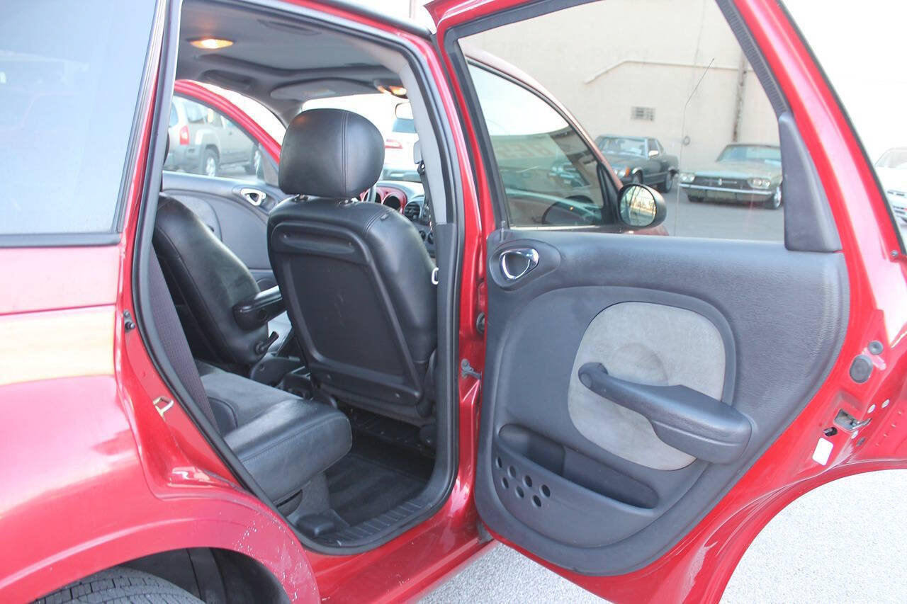 Used 2004 Chrysler PT Cruiser Limited FWD image 28