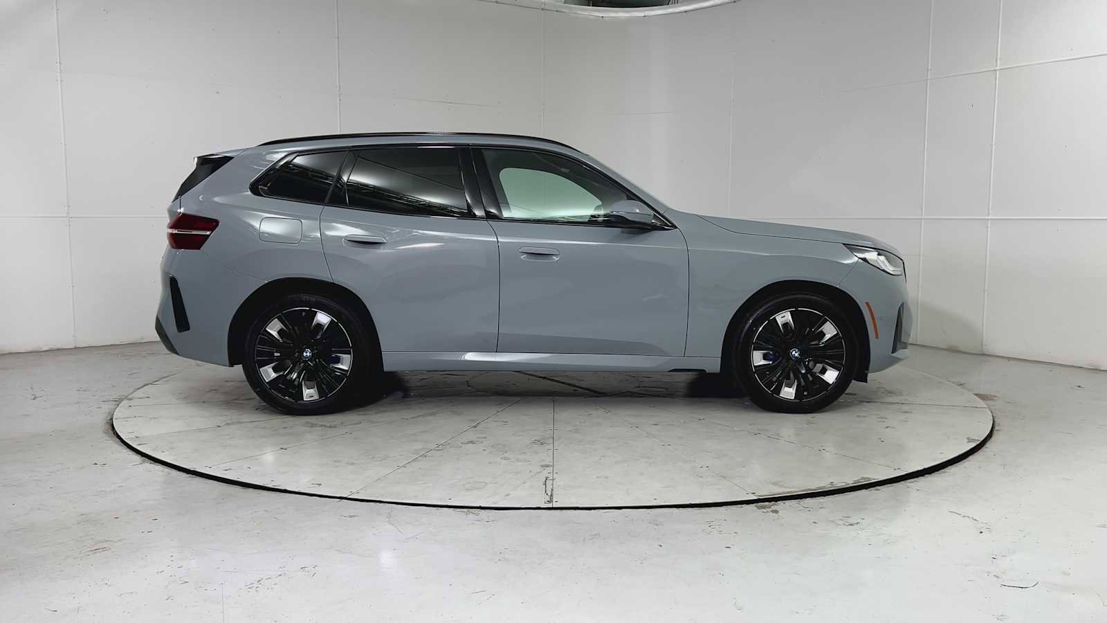 New 2026 BMW X3 xDrive30 w/ Premium Package image 9