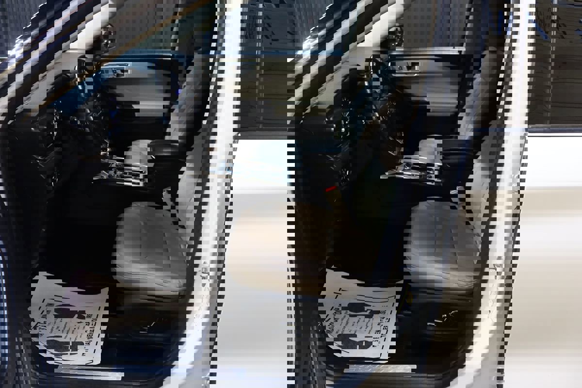 Used 2020 Ford Explorer Limited AWD/4WD image 37