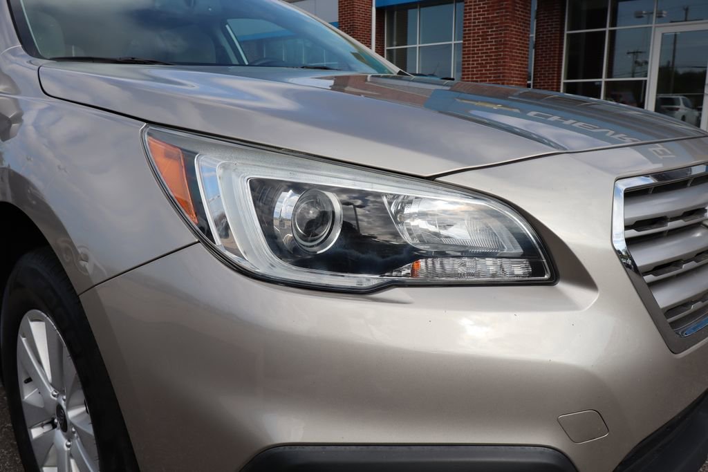 Used 2017 Subaru Outback 2.5i Premium AWD/4WD image 4