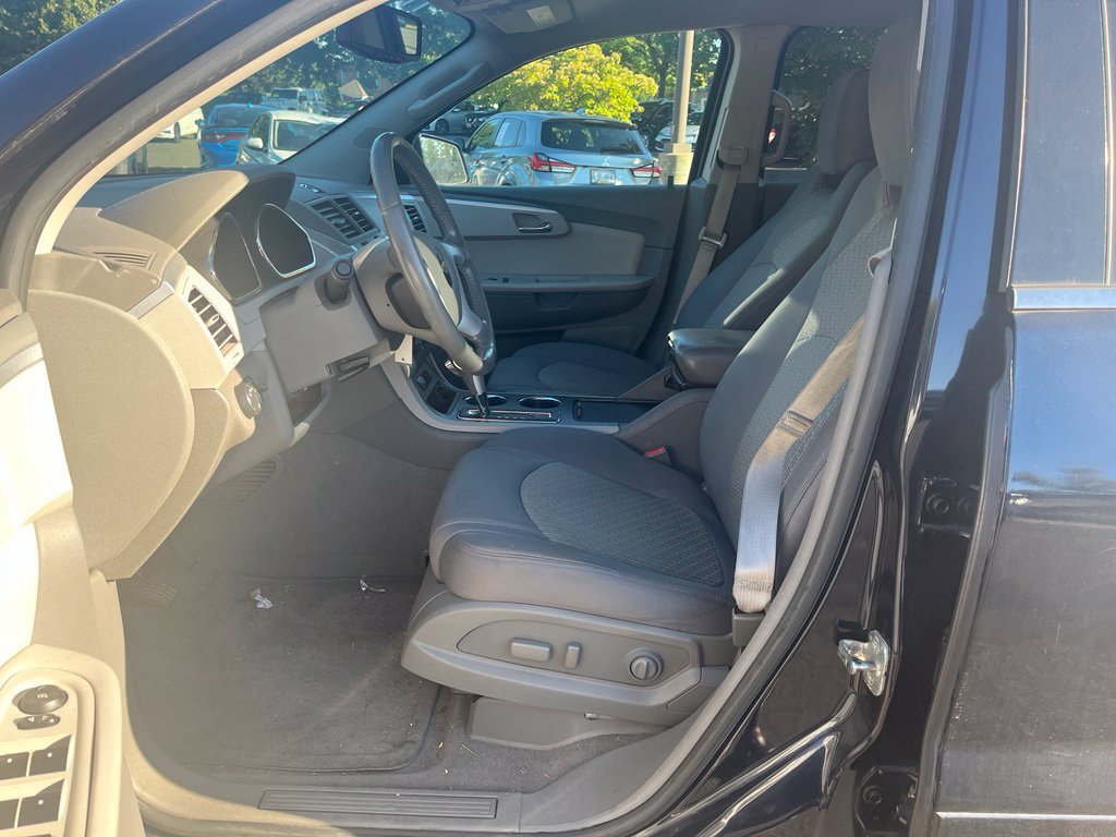 Used 2011 Chevrolet Traverse LT w/ Personal Connectivity Package FWD image 17