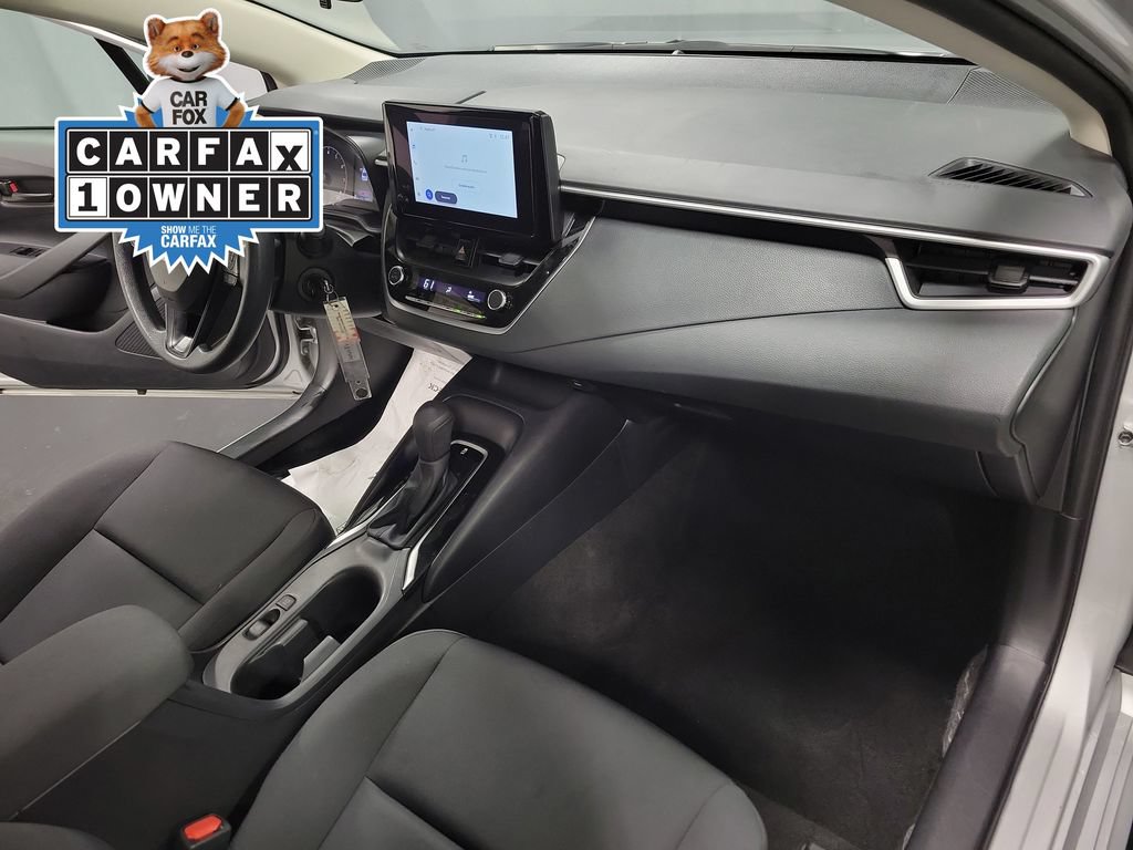 Used 2025 Toyota Corolla LE FWD image 31