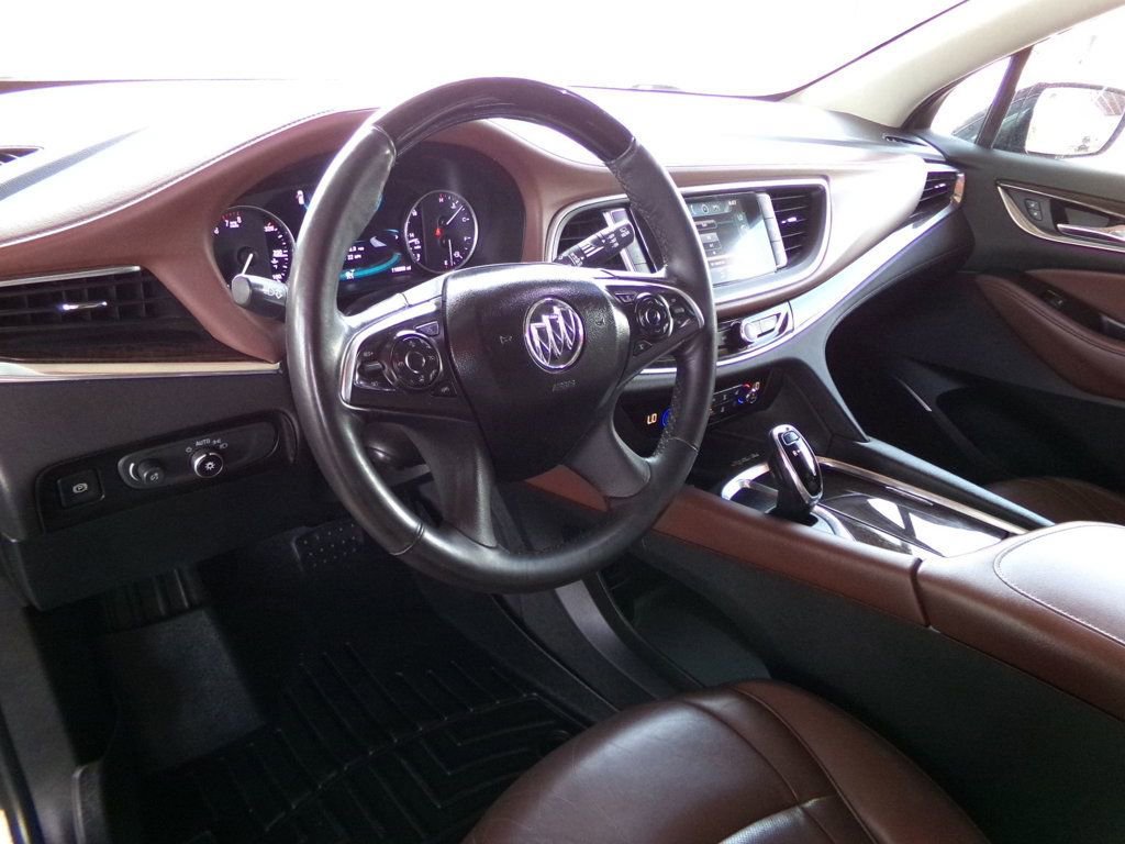 Used 2018 Buick Enclave Avenir w/ Avenir Technology Package AWD/4WD image 12
