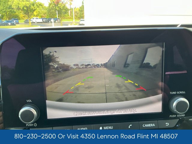 Used 2024 Nissan Pathfinder SV FWD image 27