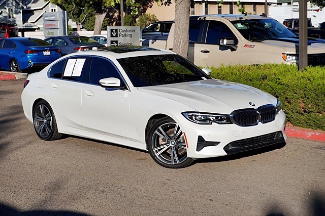 Used 2022 BMW 330i Sedan w/ Driving Assistance Package image 3