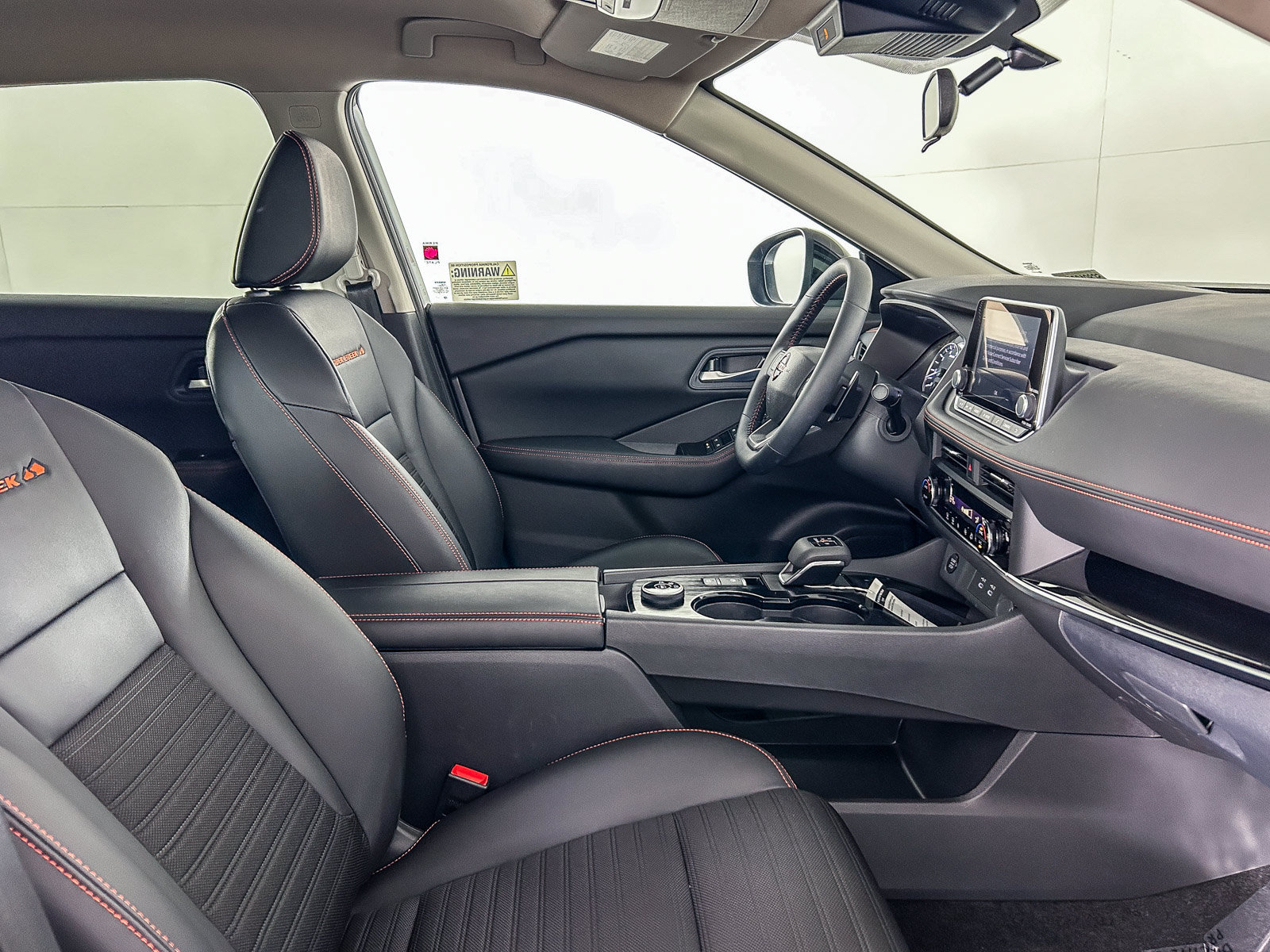 Certified 2025 Nissan Rogue SV AWD/4WD image 13