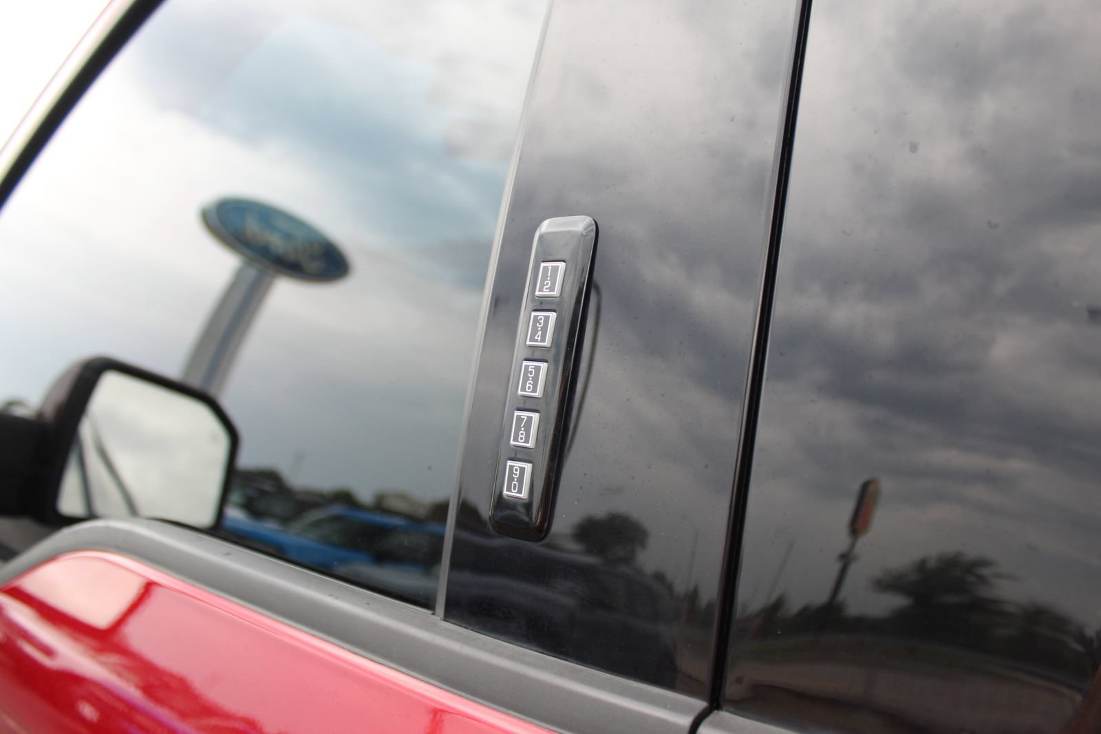 Used 2019 Ford F150 Raptor w/ Equipment Group 802A Luxury AWD/4WD image 19