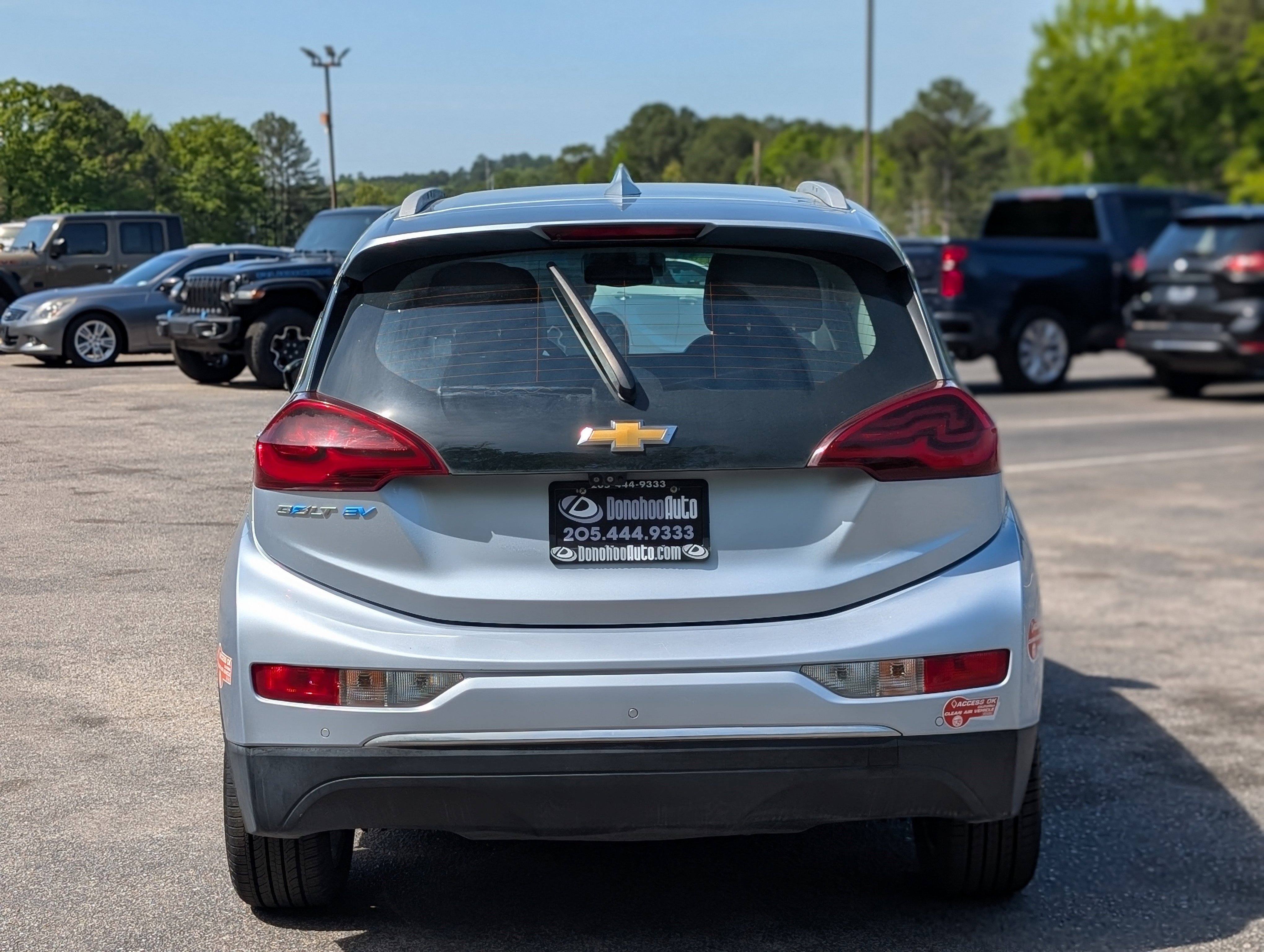 Used 2017 Chevrolet Bolt Premier w/ Driver Confidence II Package image 8