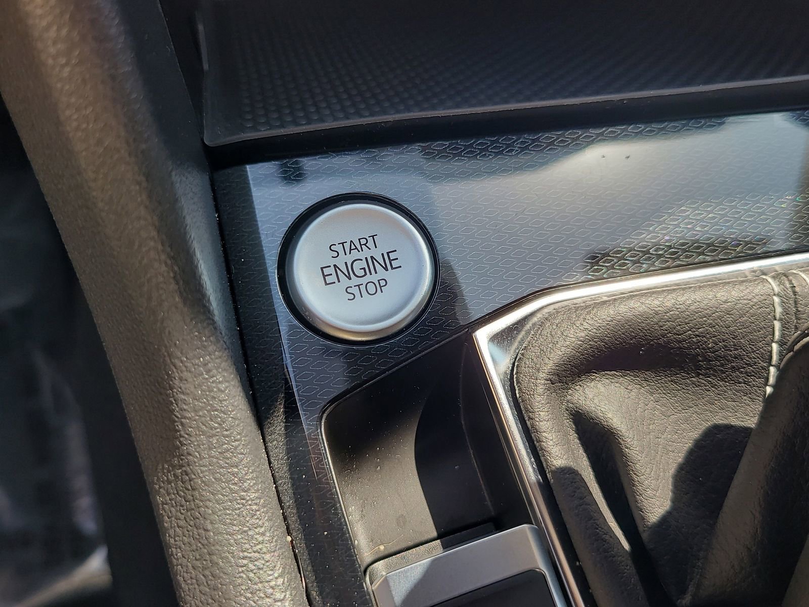Certified 2025 Volkswagen Taos S FWD image 26