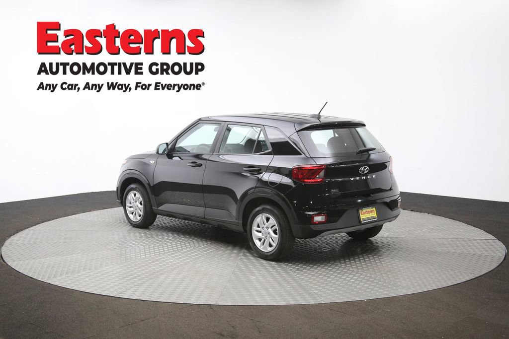 Used 2025 Hyundai Venue SE image 63