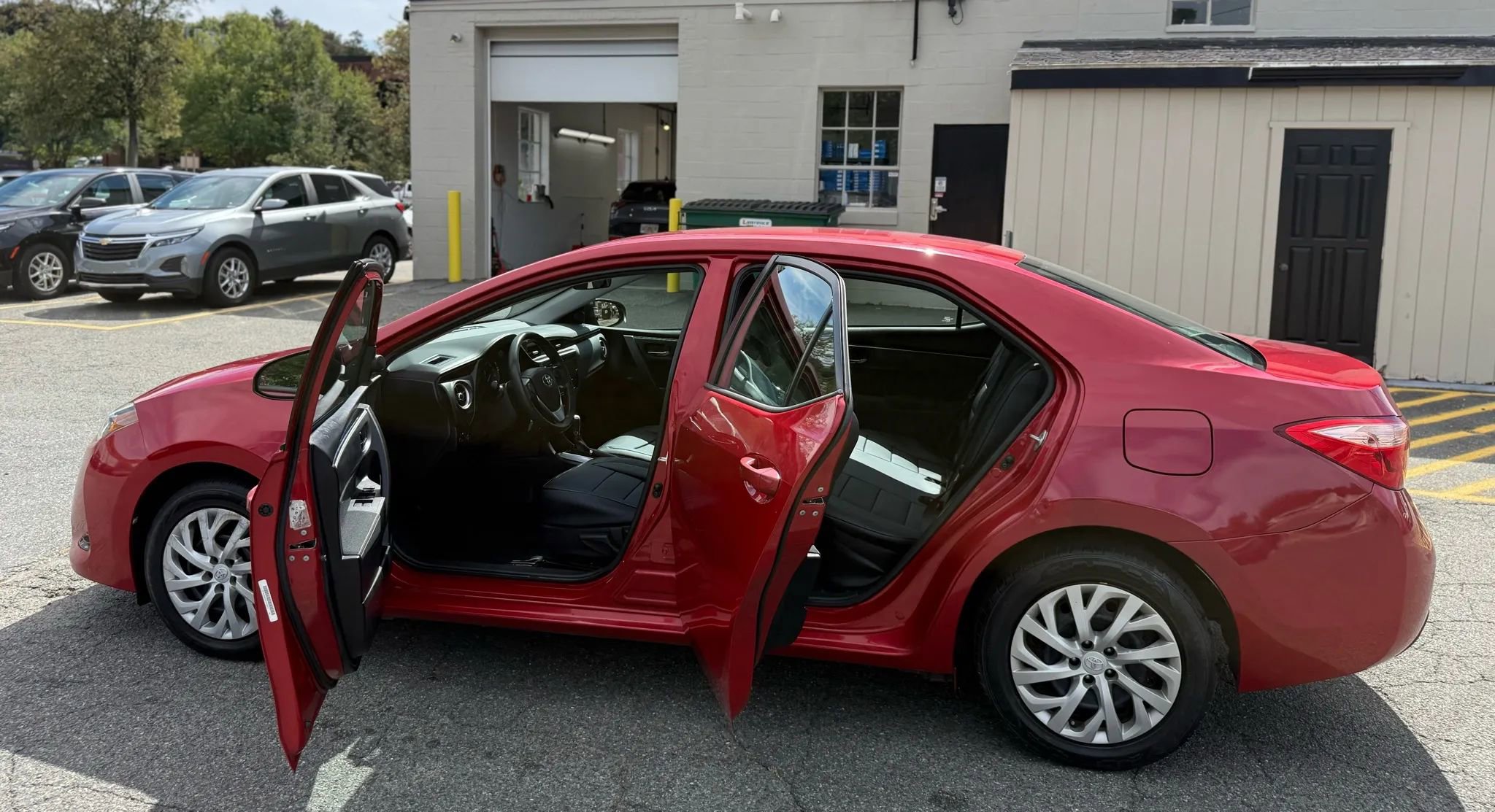 Used 2018 Toyota Corolla LE image 7