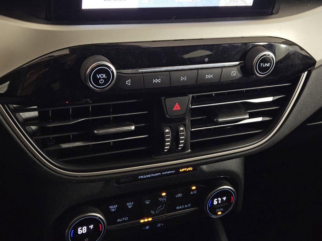 Used 2021 Ford Escape SE w/ SE Sport Appearance Package image 15