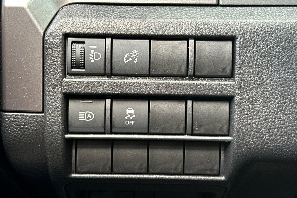 Used 2025 Toyota Tacoma SR5 image 29