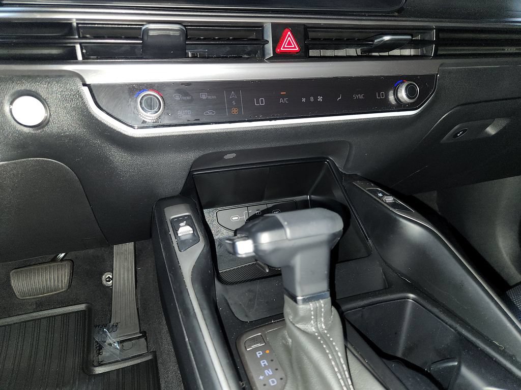 Used 2024 Kia Sorento S w/ Panoramic Sunroof Package FWD image 22