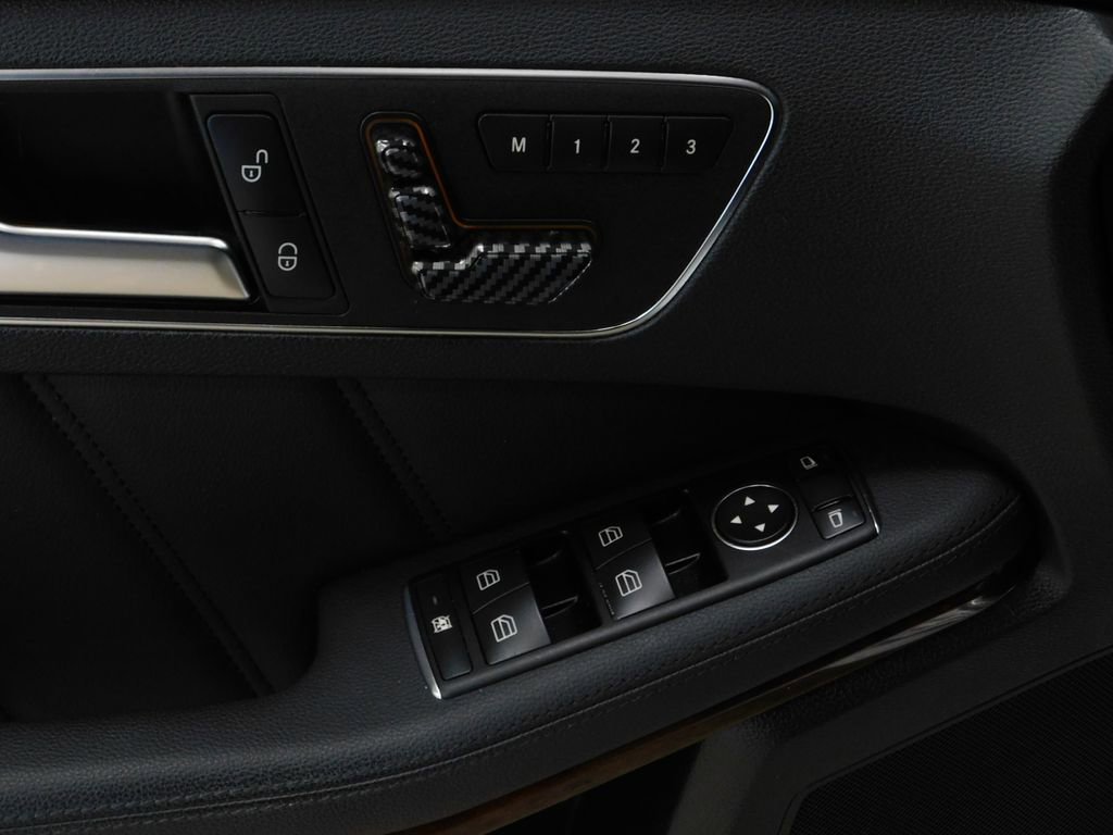 Used 2013 Mercedes-Benz E 350 4MATIC Sedan image 29