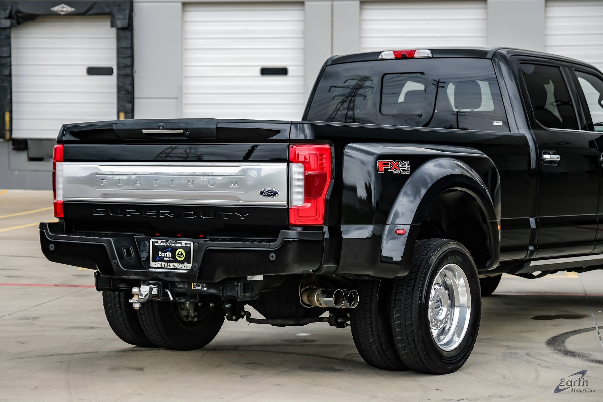 Used 2018 Ford F450 Platinum w/ Platinum Ultimate Package AWD/4WD image 17