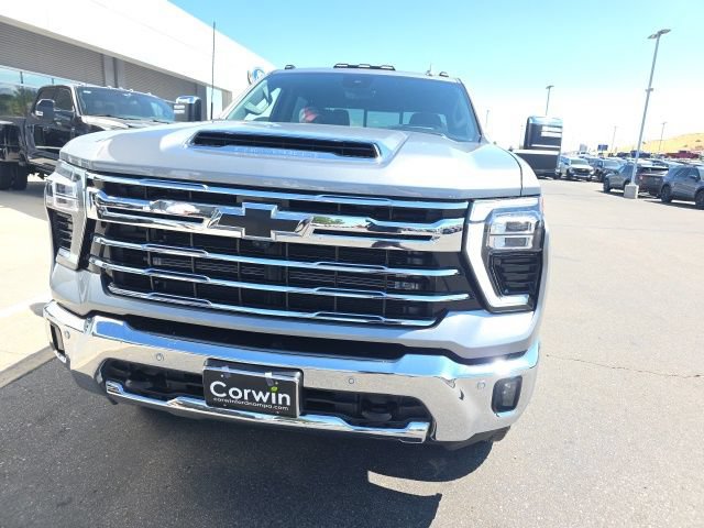 Used 2025 Chevrolet Silverado 3500 LTZ w/ LTZ Plus Package AWD/4WD video 2