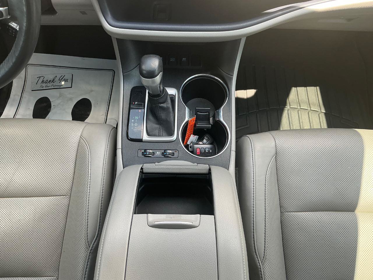 Used 2015 Toyota Highlander Limited w/ Driver Technology Package AWD/4WD image 24