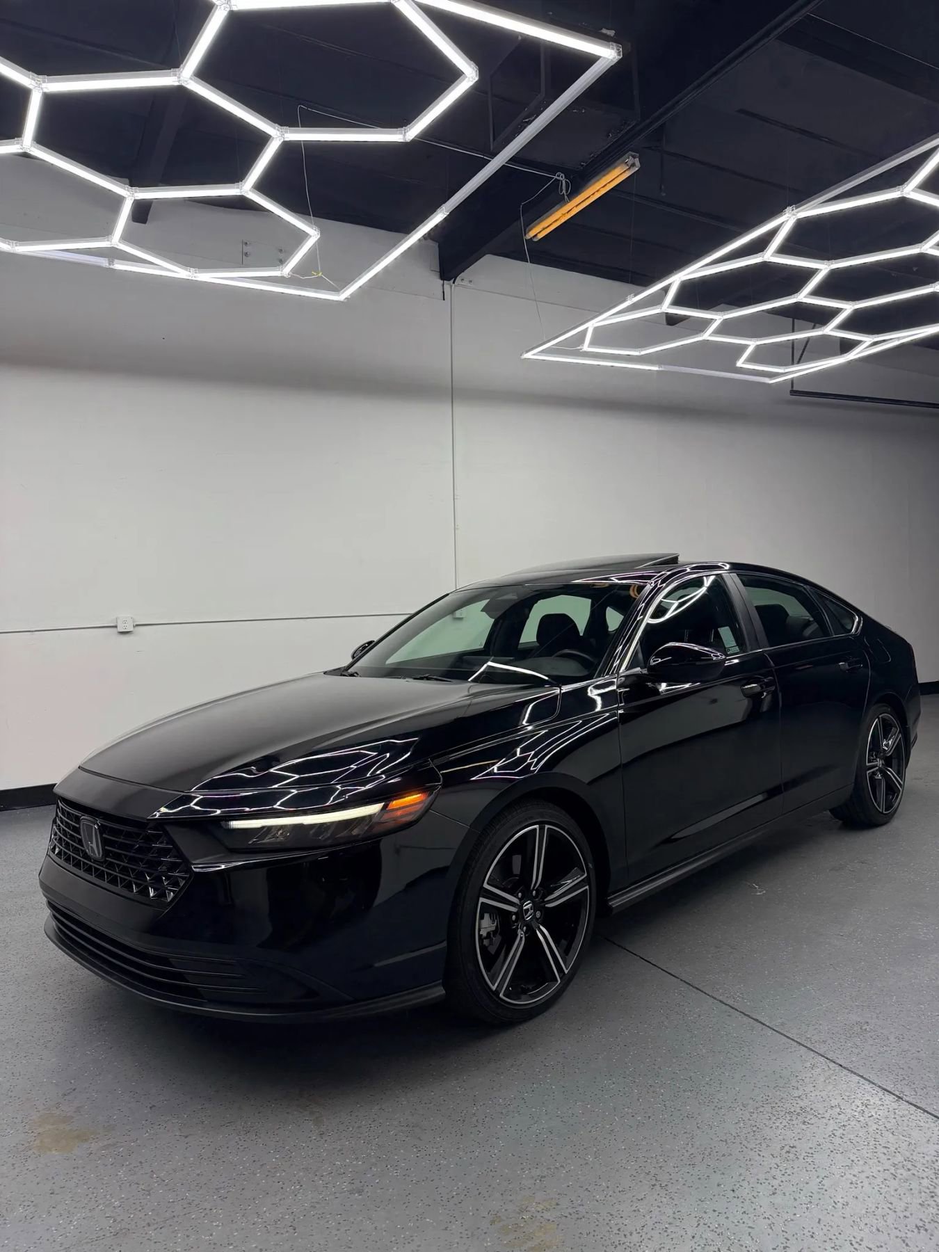 Used 2024 Honda Accord Sport image 3