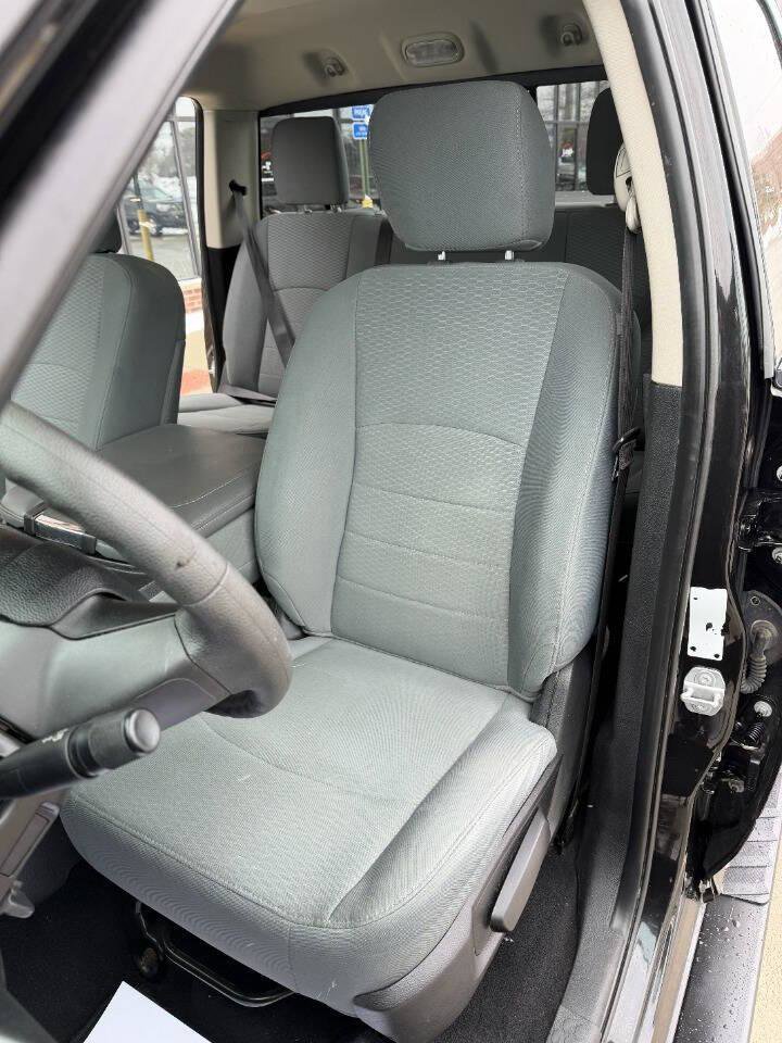 Used 2018 RAM 2500 SLT image 23