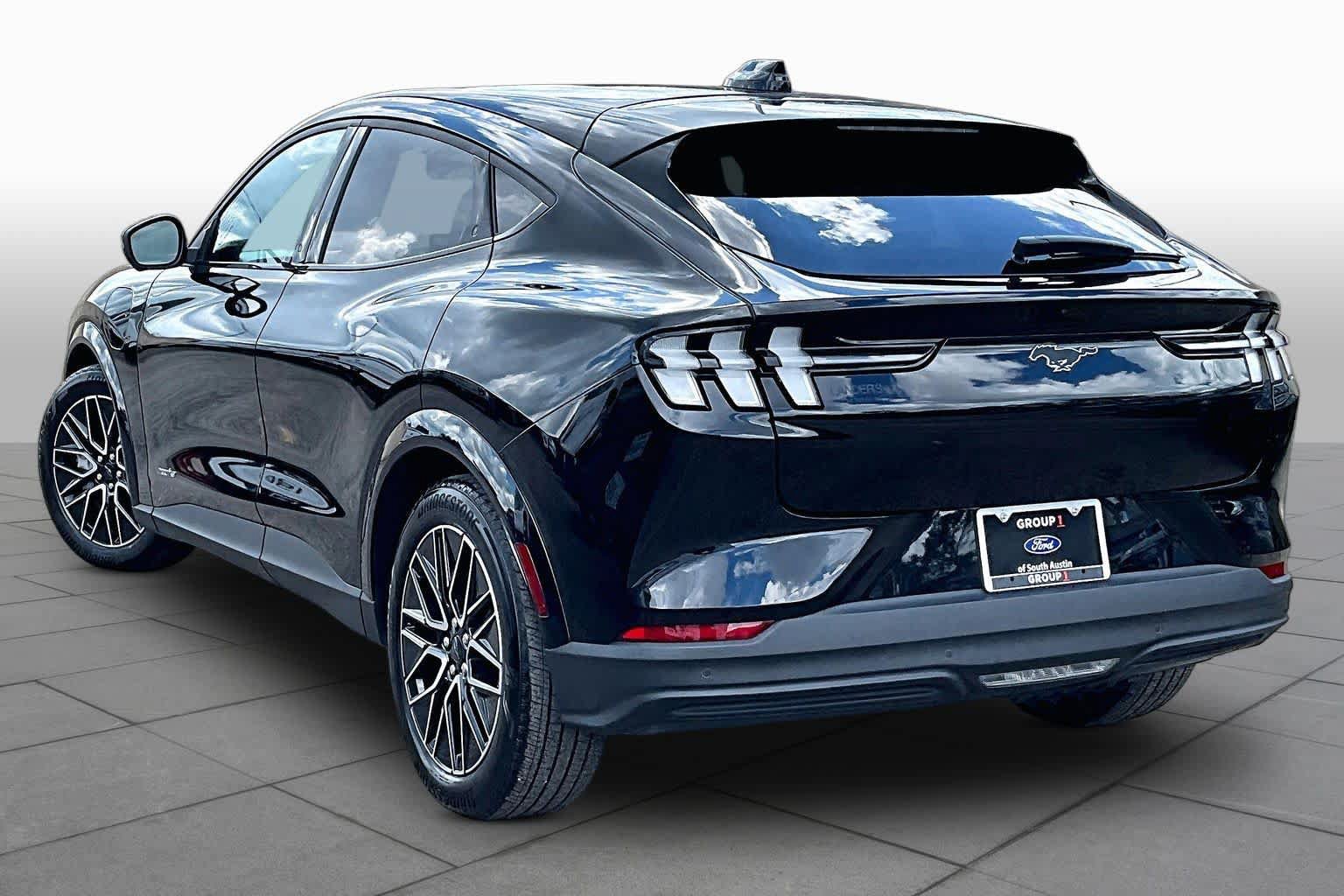 Certified 2025 Ford Mustang Mach-E Premium RWD image 5