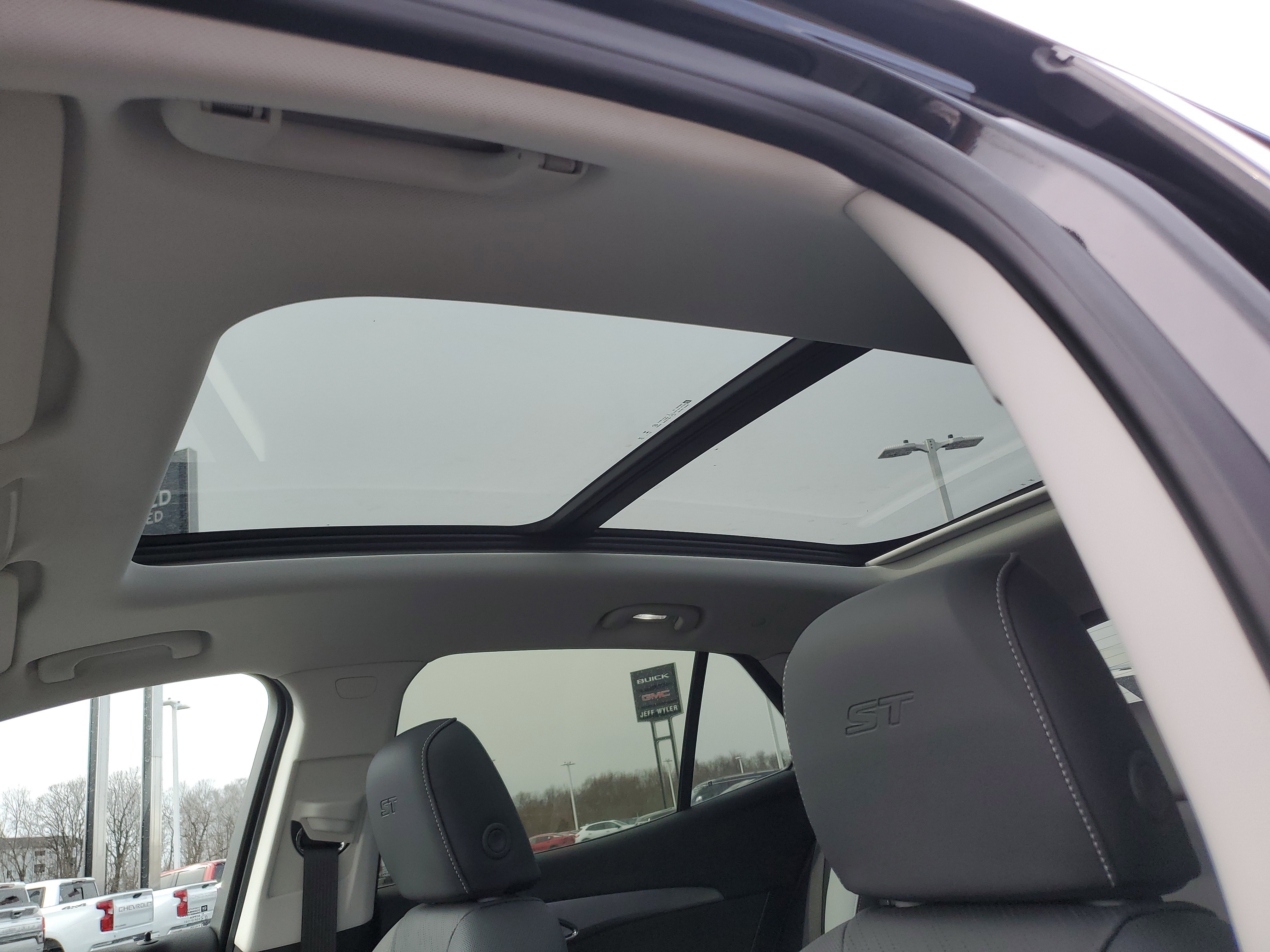 New 2026 Buick Envision Sport Touring image 28