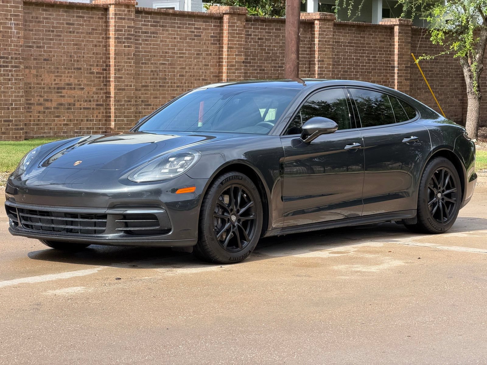 Used 2017 Porsche Panamera image 12
