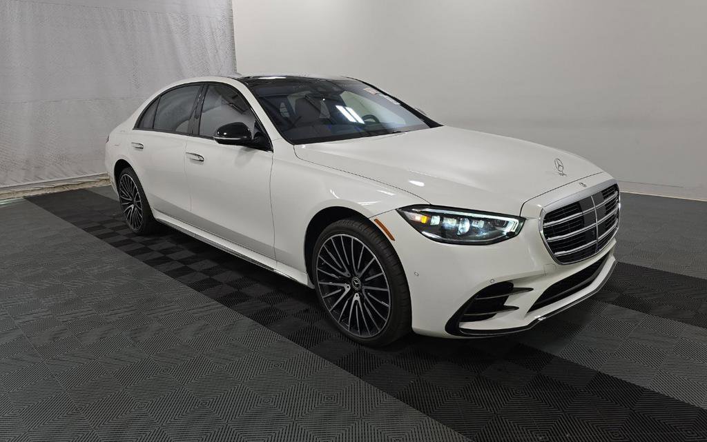 Used 2023 Mercedes-Benz S 500 4MATIC w/ AMG Line image 2