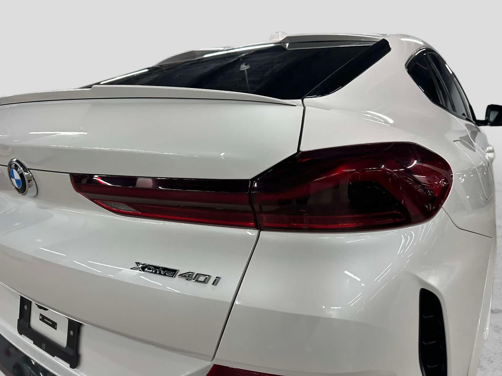 Used 2025 BMW X6 xDrive40i w/ Climate Comfort Package AWD/4WD image 11