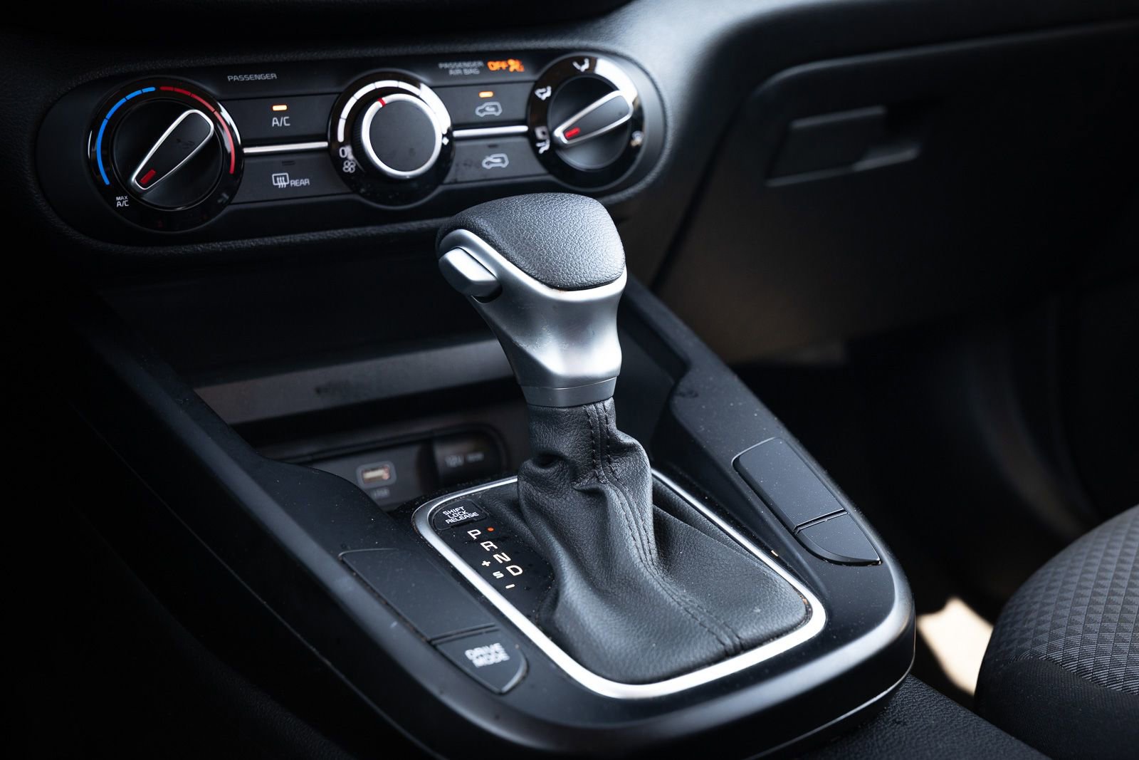 Used 2025 Kia Soul LX w/ LX Technology Package FWD image 27