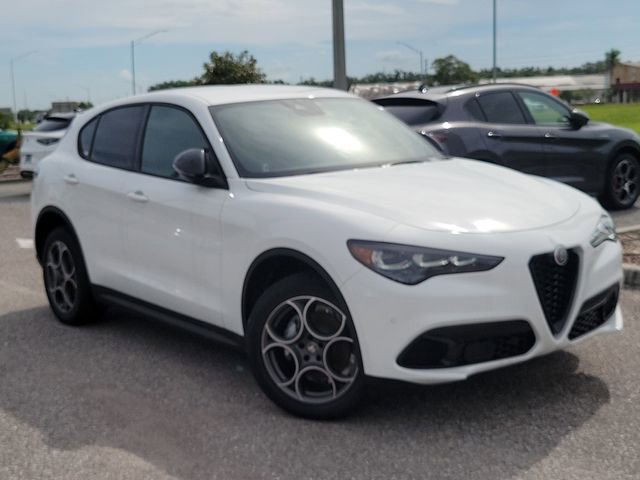 New 2025 Alfa Romeo Stelvio Sprint AWD/4WD image 32