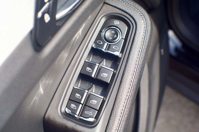 Used 2022 Porsche Macan AWD/4WD image 33