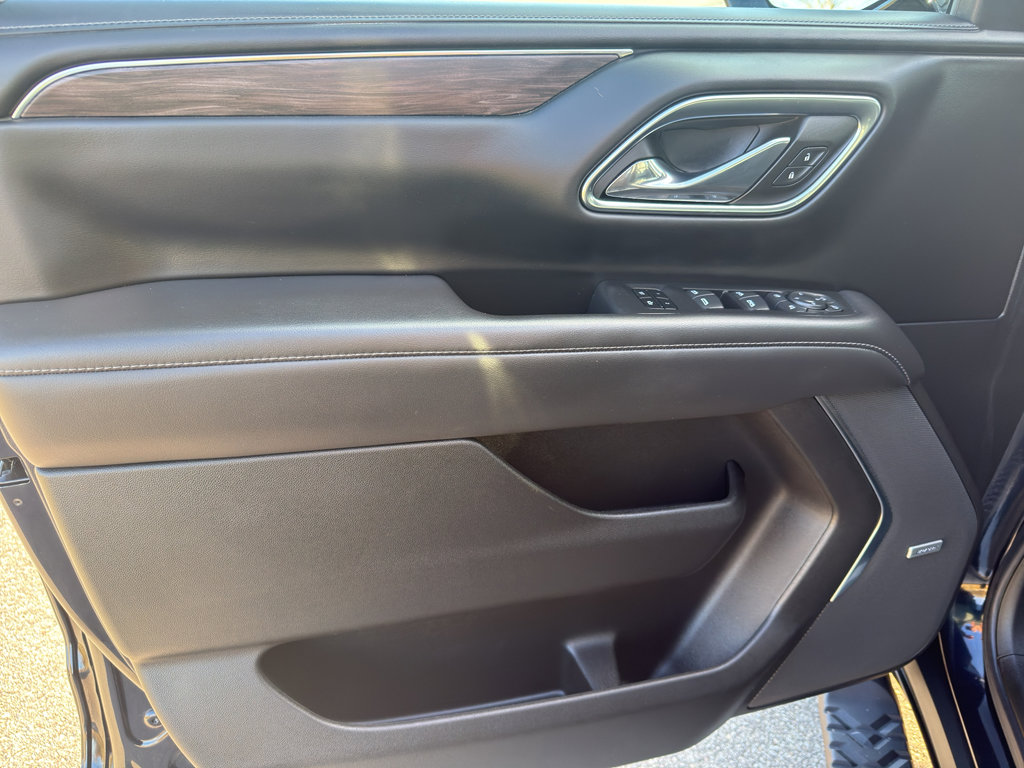 Used 2023 Chevrolet Tahoe Z71 w/ Z71 Off-Road Package image 12