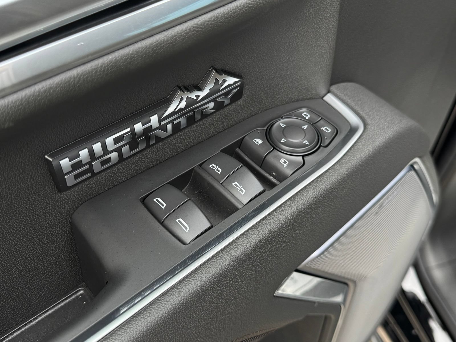 New 2026 Chevrolet Silverado 1500 High Country w/ Midnight Edition AWD/4WD image 10