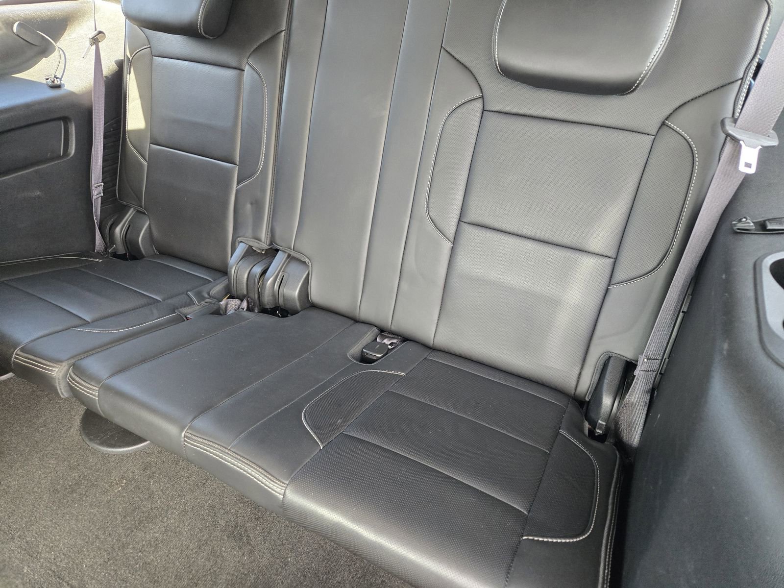 Used 2015 GMC Yukon Denali w/ Premium Package image 28