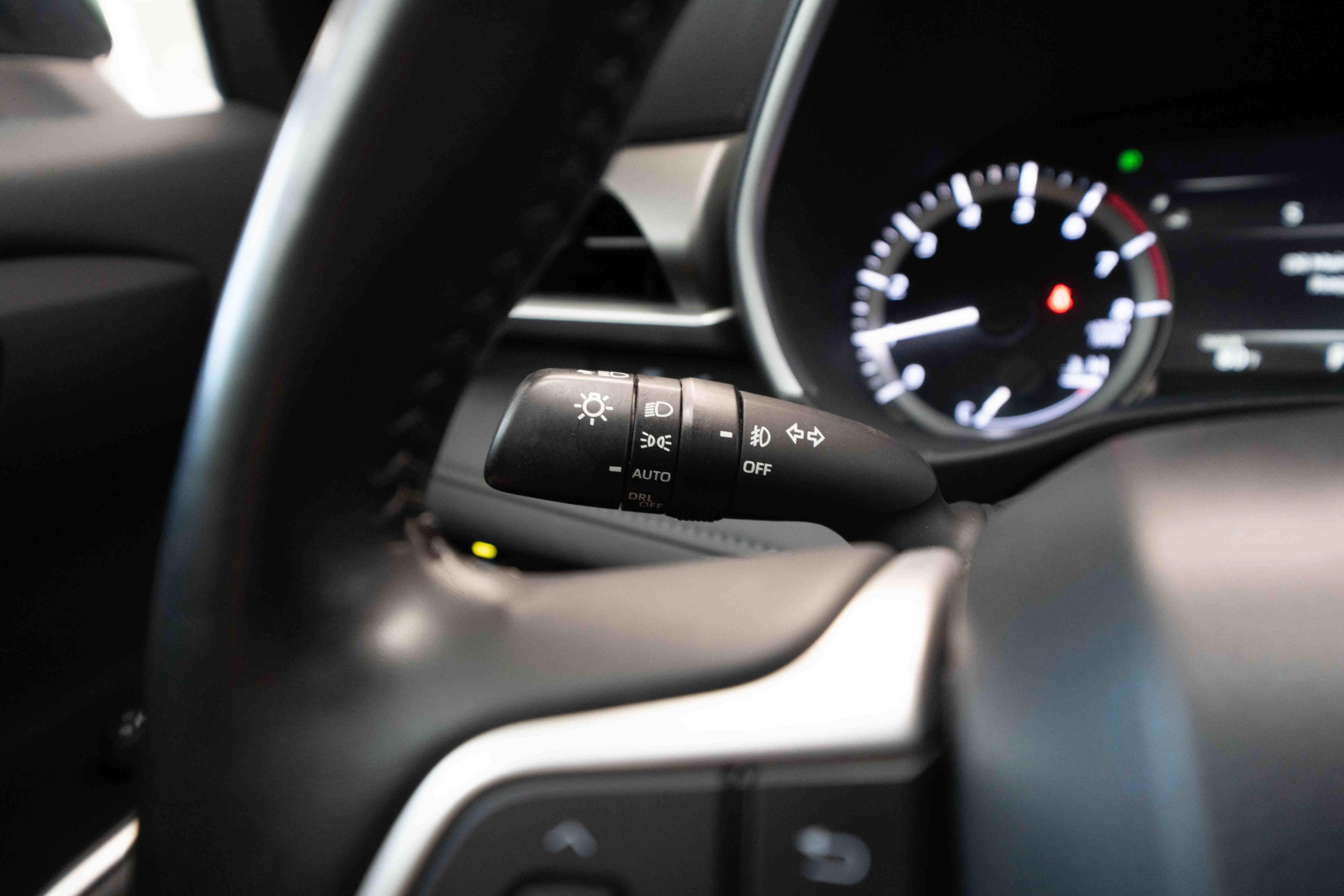 Used 2023 Toyota Highlander XLE AWD/4WD image 13