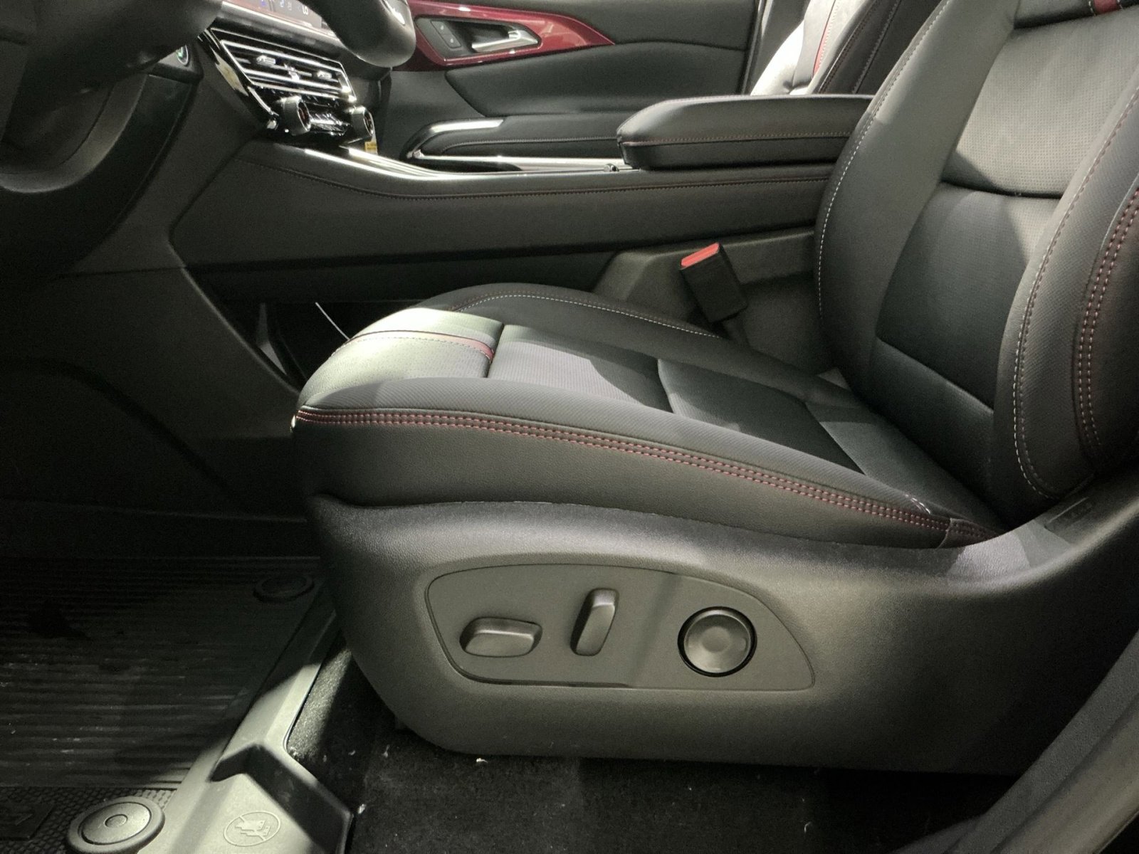 New 2026 Chevrolet Traverse RS w/ LPO, Floor Liner Package image 22