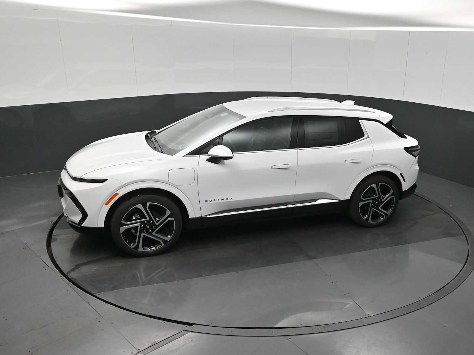 New 2026 Chevrolet Equinox EV LT image 13