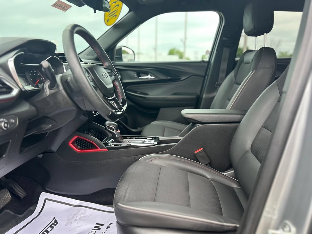 Used 2023 Chevrolet TrailBlazer RS FWD image 29