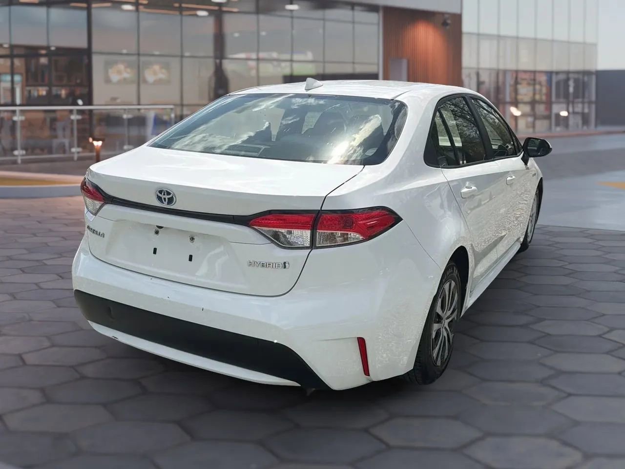 Used 2020 Toyota Corolla LE image 14