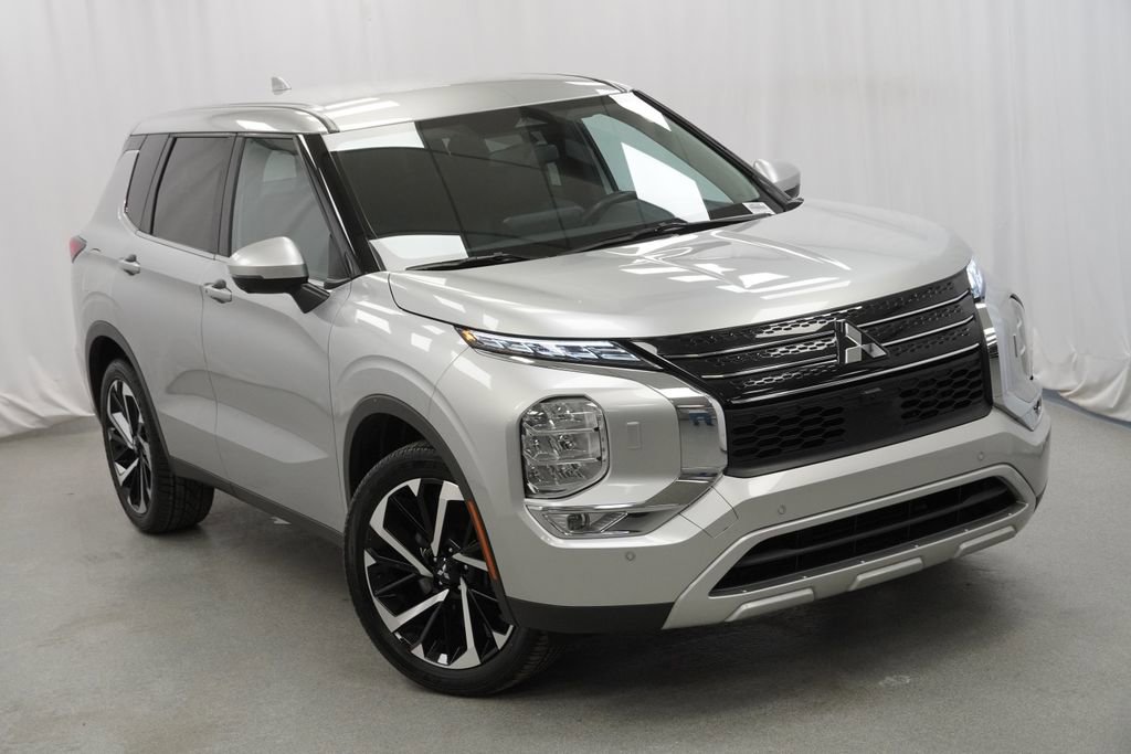 Used 2024 Mitsubishi Outlander SE image 8