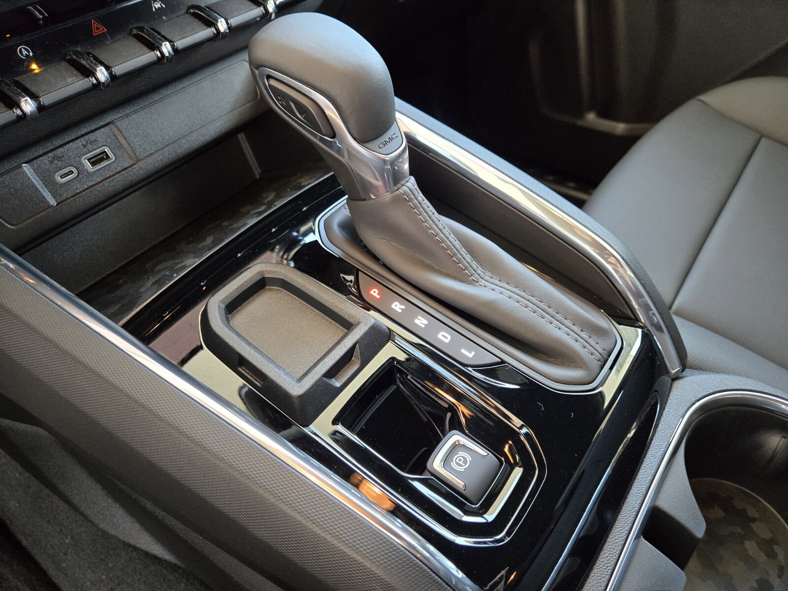 New 2025 GMC Canyon Elevation w/ Convenience Package image 12