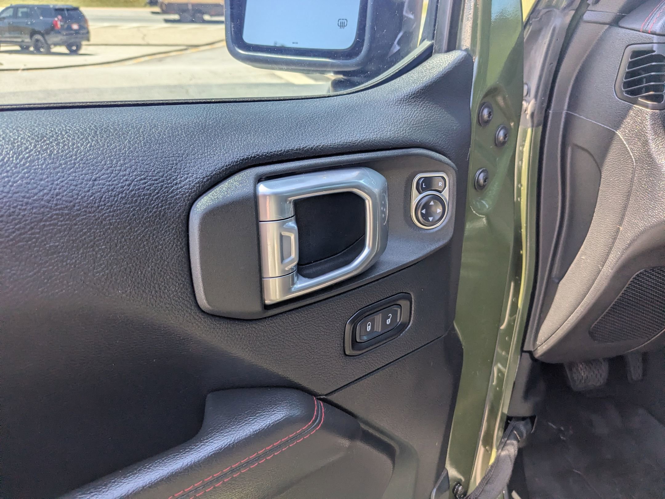 Used 2021 Jeep Wrangler Unlimited Rubicon AWD/4WD image 12