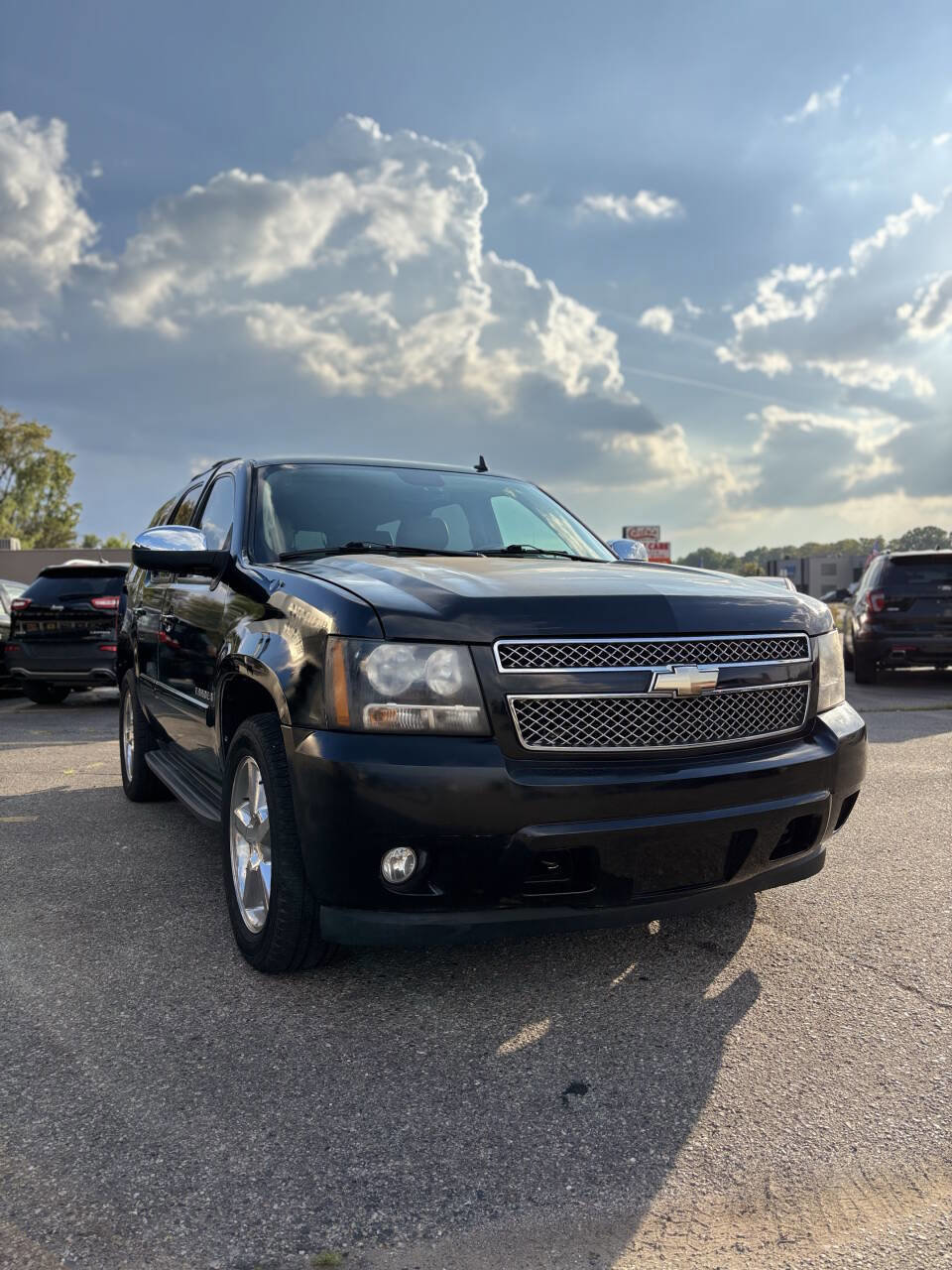 Used 2010 Chevrolet Tahoe LTZ image 3