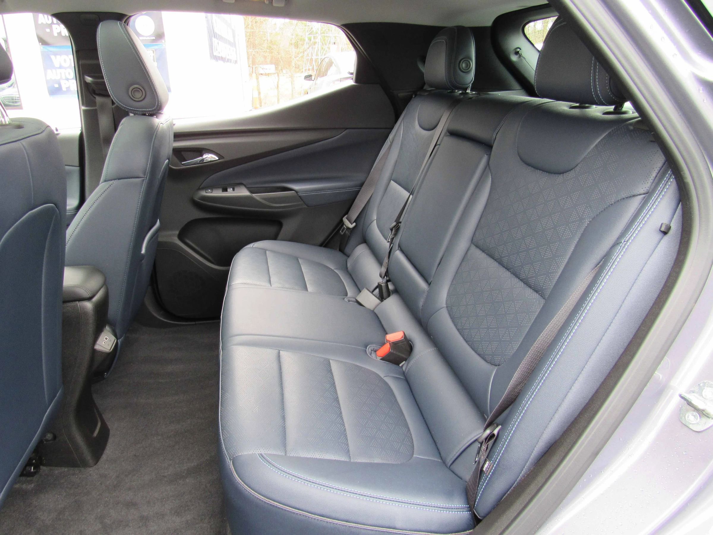 Used 2023 Chevrolet Bolt EUV Premier w/ Sun & Sound Package image 3