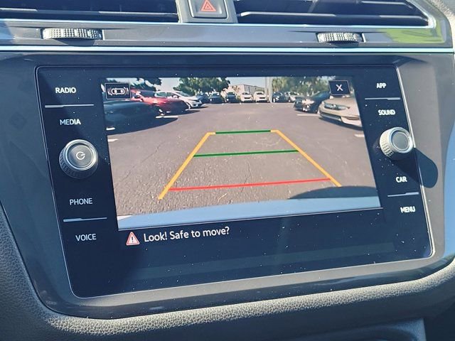 Used 2023 Volkswagen Tiguan SE w/ Panoramic Sunroof Package FWD image 27
